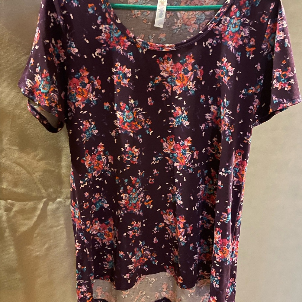 LuLaRoe Classic Tee in cute floral